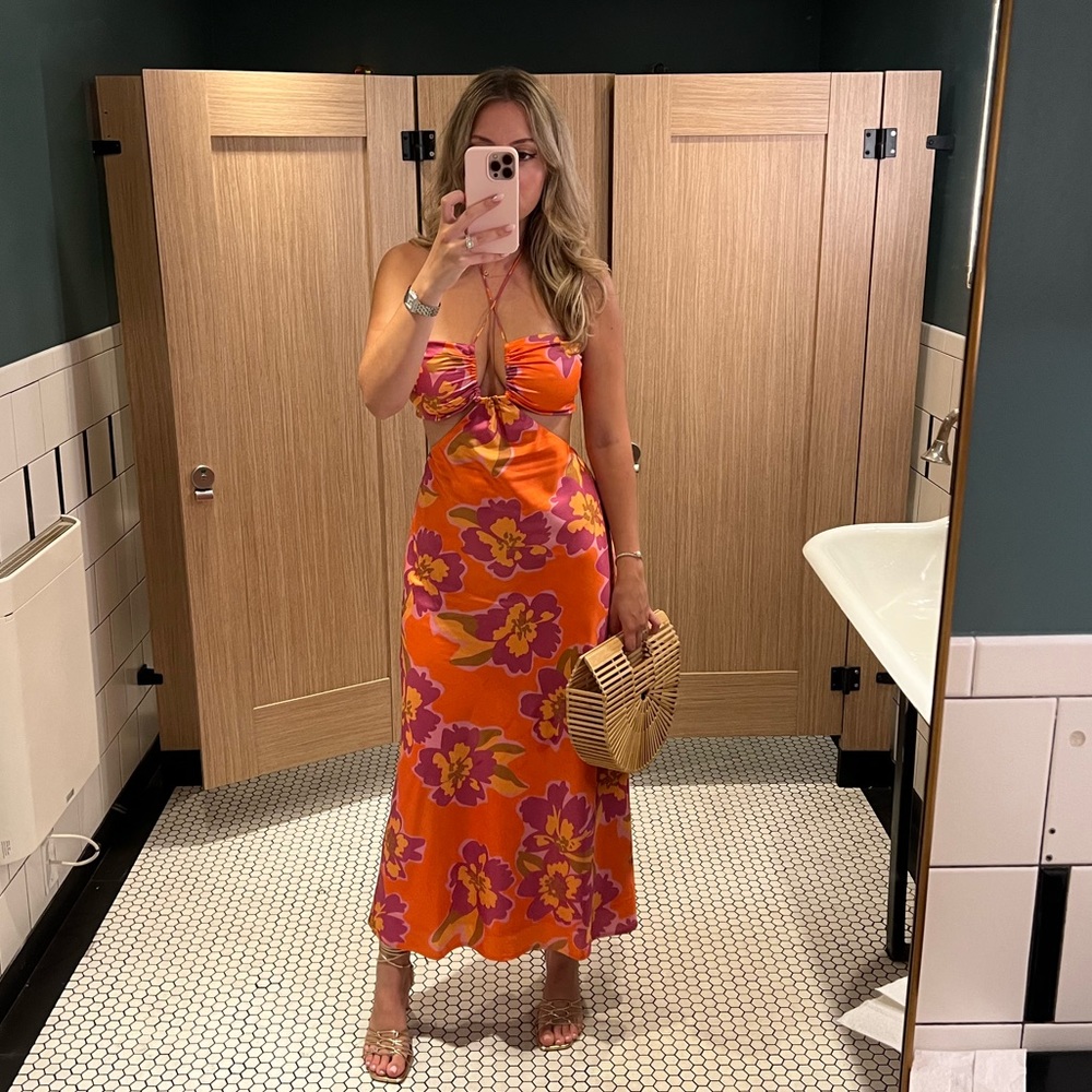 Absolutely stunning midi:maxi dress